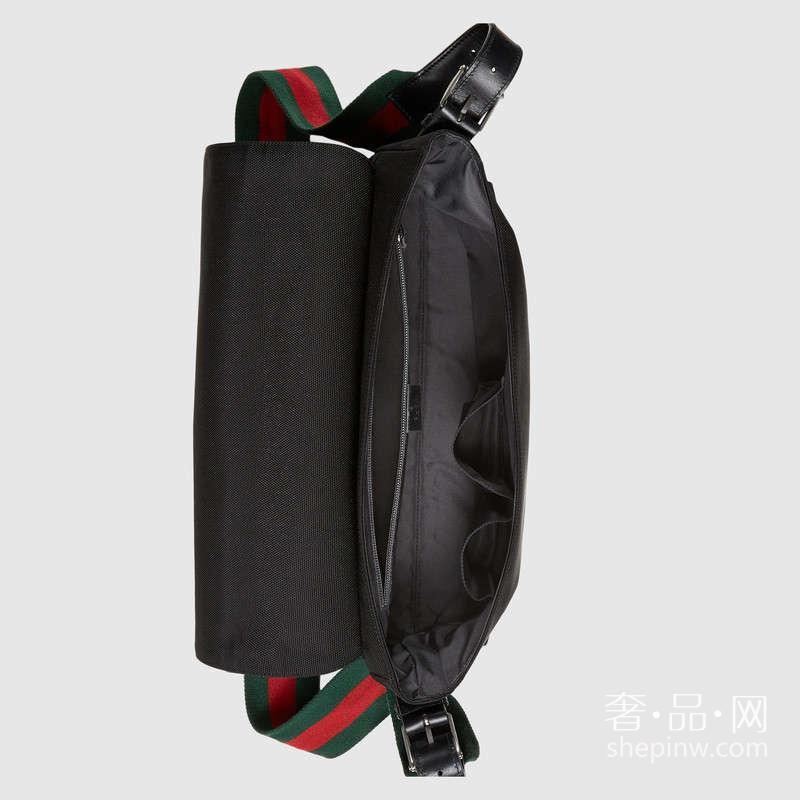 Gucci 黑色科技帆布邮差包款式 337073 KWT5N 1060 尼龙衬里