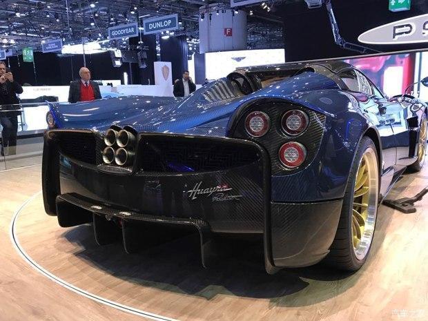 日内瓦车展帕加尼Huayra Roadster敞篷版 功率764马力 峰值1000牛·米