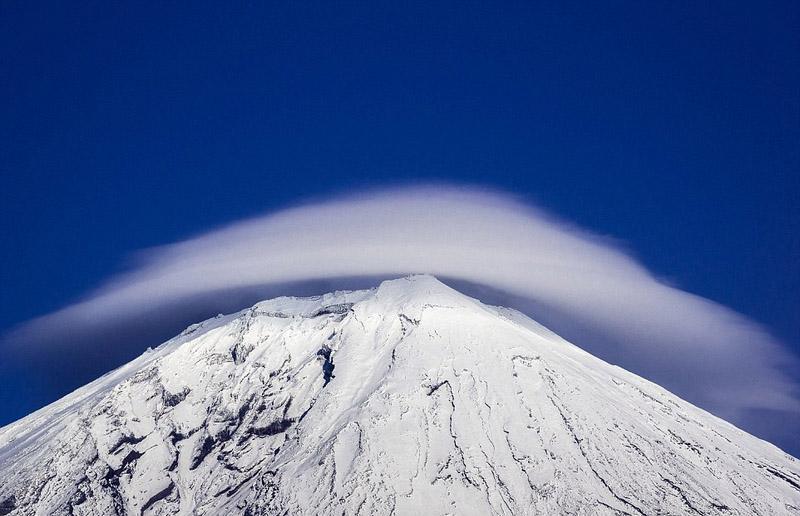 盘点日本富士山 阿拉斯加山脉形状飞碟 奇特的碟状云 神奇荚状云