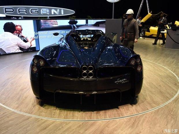 帕加尼Huayra Roadster敞篷版亮相 载6.0T V12双涡轮增压发动机