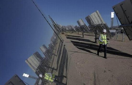 世界最大的太阳能发电站成死亡禁区 烤焦飞鸟 上空热量537℃