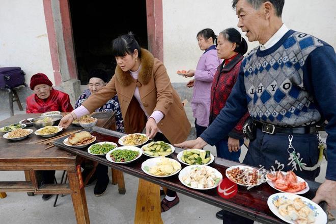 重庆最后的小脚女人现已百岁 和丈夫相爱相伴81年 未分开过一天