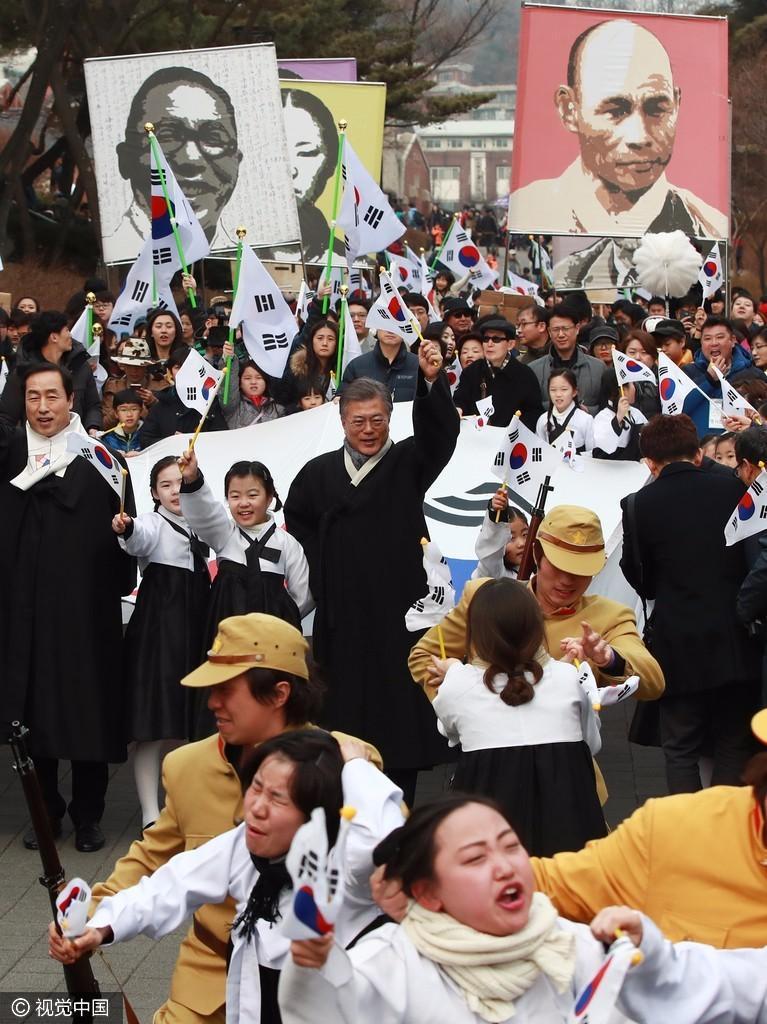 韩国首尔三·一独立运动纪念日当天活动家扮二战日本士兵 重现当时场景
