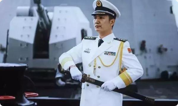 中国海军首次举行授剑仪式被授予名为