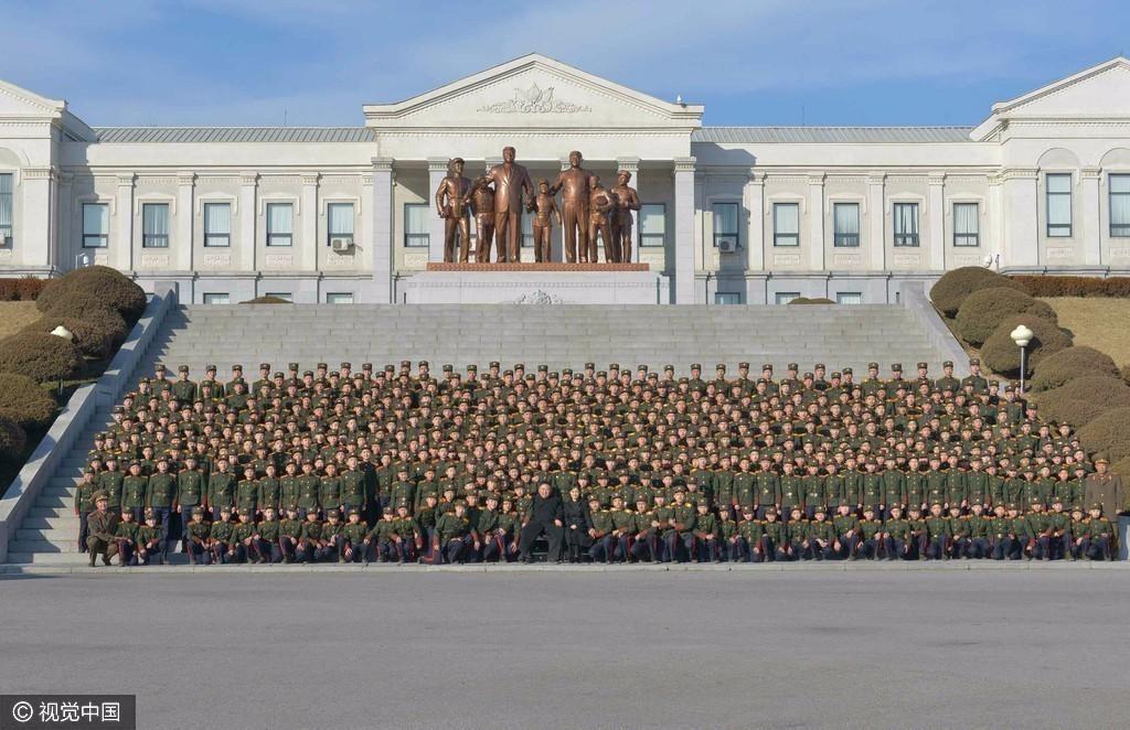 金正恩视察 万景台革命学院 亲自植树 妻子李雪主陪同