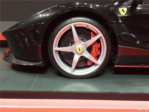 2017上海车展法拉利带来LaFerrari的敞篷版车型LaFerrari Aperta 全球限量209辆