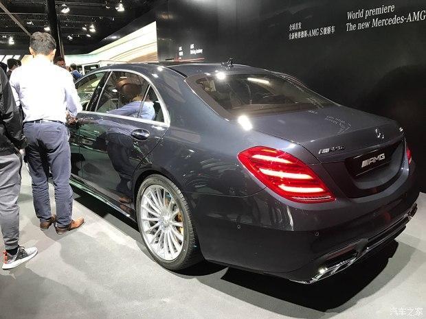 2017上海车展奔驰AMG S 65 L亮相搭载了一台6.0L排量V12 AMG双涡轮增压发动机