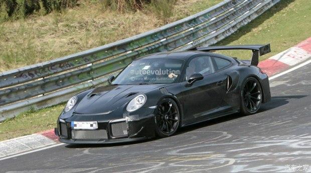 海外媒体曝光新款911 GT3 RS测试车与2018款保时捷911 GT2测试车谍照