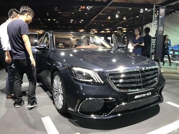 2017上海车展奔驰AMG S 65 L亮相搭载了一台6.0L排量V12 AMG双涡轮增压发动机