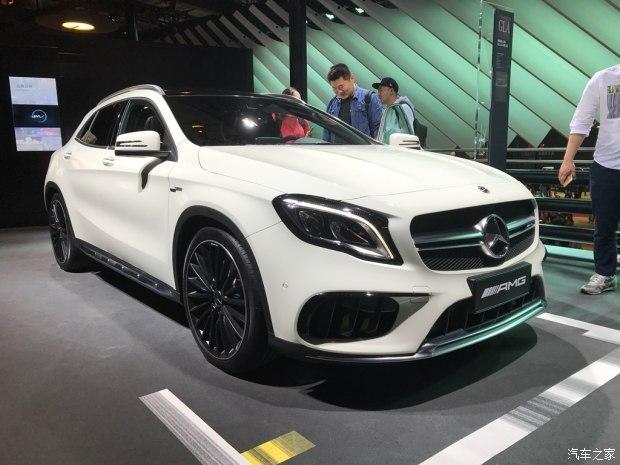 2017年上海车展上，奔驰正式在国内发布了新款AMG GLA 45 4MATIC