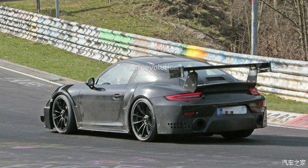 海外媒体曝光新款911 GT3 RS测试车与2018款保时捷911 GT2测试车谍照