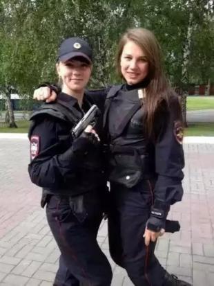 许多人都喜欢俄罗斯女兵 为何如此招人喜欢 看最后一张图你就懂
