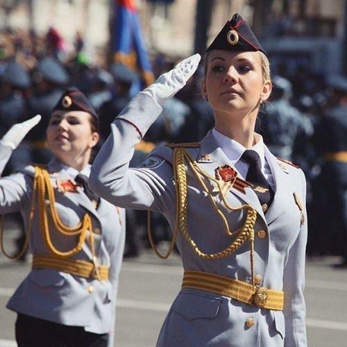 许多人都喜欢俄罗斯女兵 为何如此招人喜欢 看最后一张图你就懂
