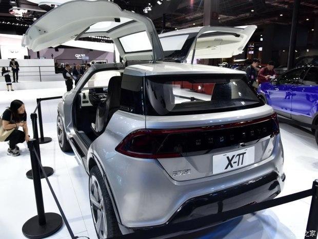 2017上海车展云度新能源在本届车展上推出了其全新跨界电动概念车云度Xπ