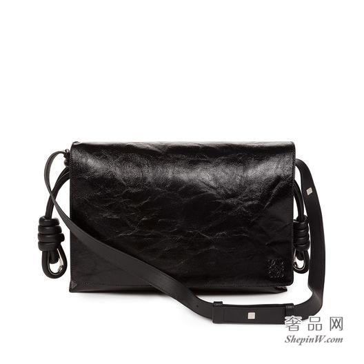 loewe罗意威Flamenco Flap Bag 黑色 325.35.P74