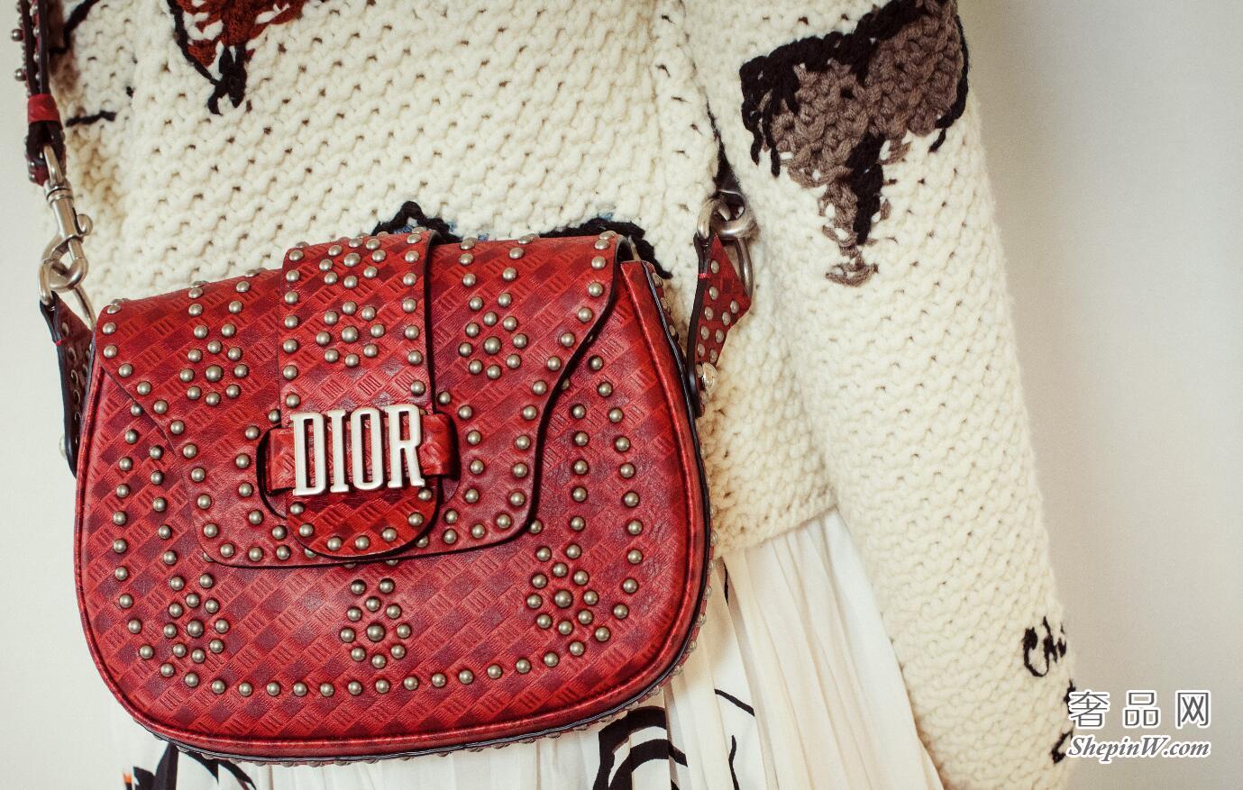 迪奥Dior “D-Fence”红色小母牛皮斜挎包 复古银色金属