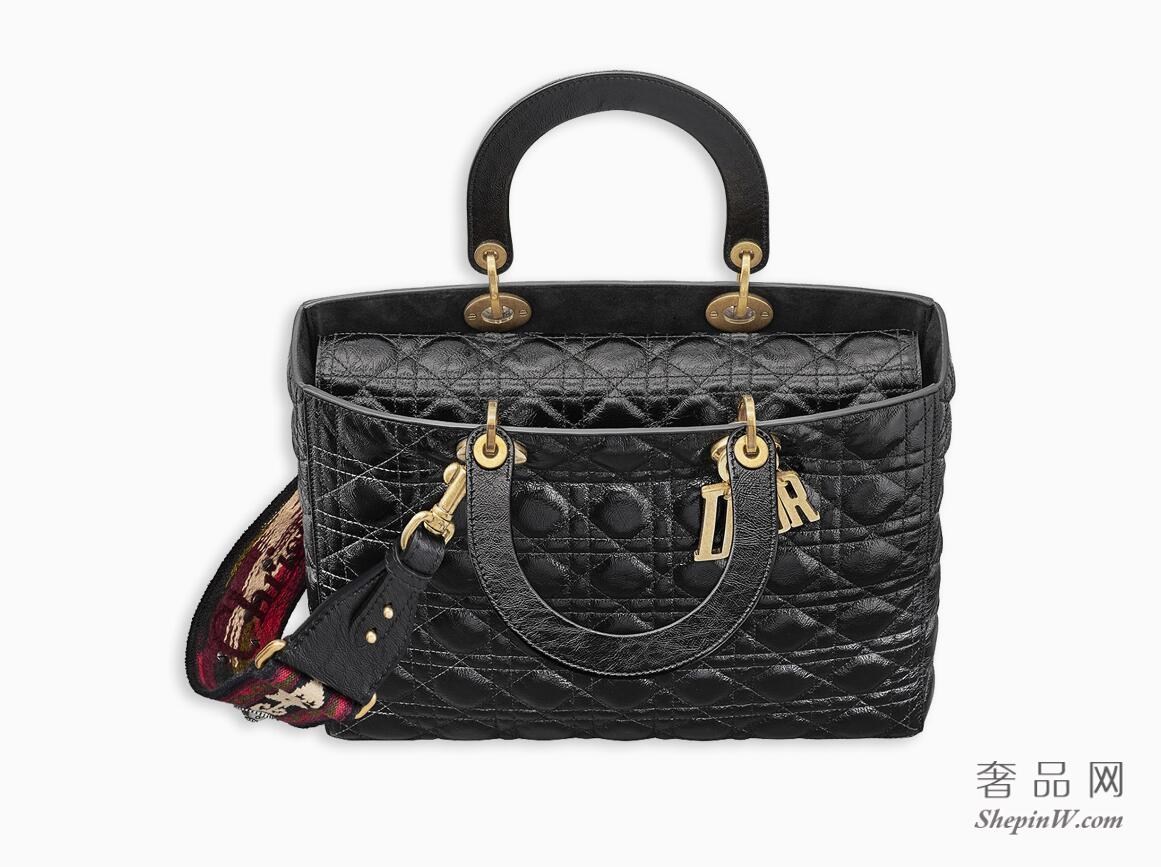 Lady Dior黑色褶皱小牛皮柔软大手提包，搭配波西米亚风格肩背带
