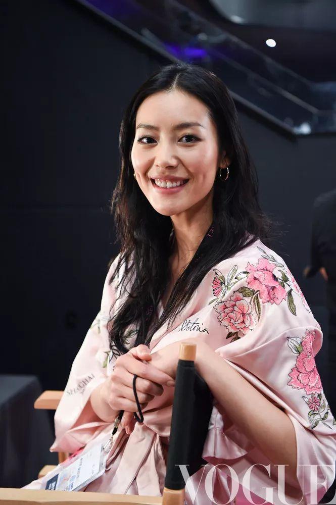 Champagne Ni维密的中国年 ghts Fantasy Bra（璀璨香槟之夜梦幻内衣）价值高达200万美金