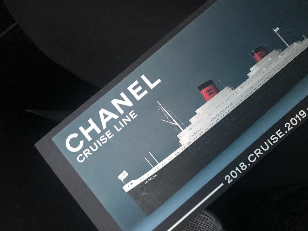 CHANEL 2019 早春度假系列发布会在巴黎大皇宫举行 带来邮轮度假风