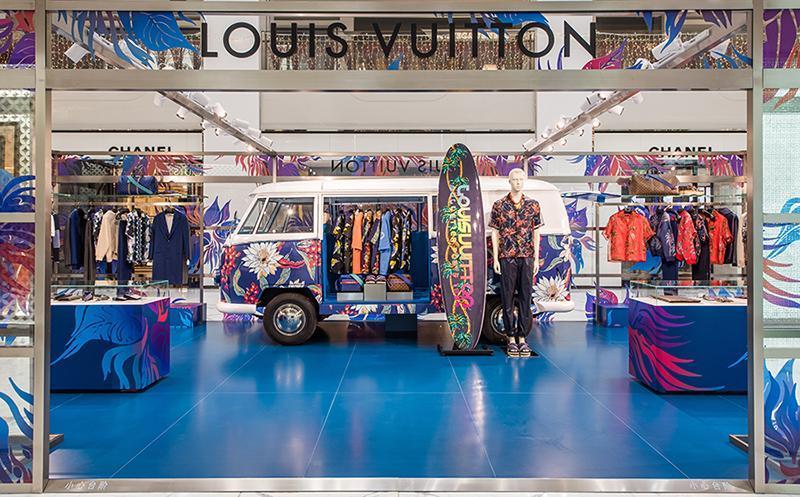 Louis Vuitton2 018 春夏男装系列 在北京SKP一楼中庭开出了特别限时店