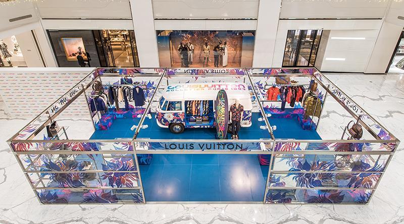 Louis Vuitton2 018 春夏男装系列 在北京SKP一楼中庭开出了特别限时店