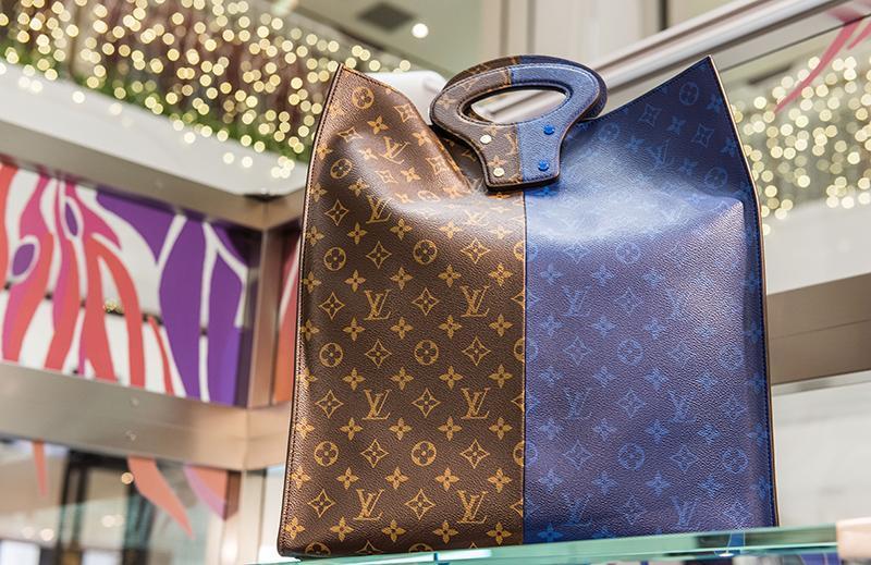 Louis Vuitton2 018 春夏男装系列 在北京SKP一楼中庭开出了特别限时店