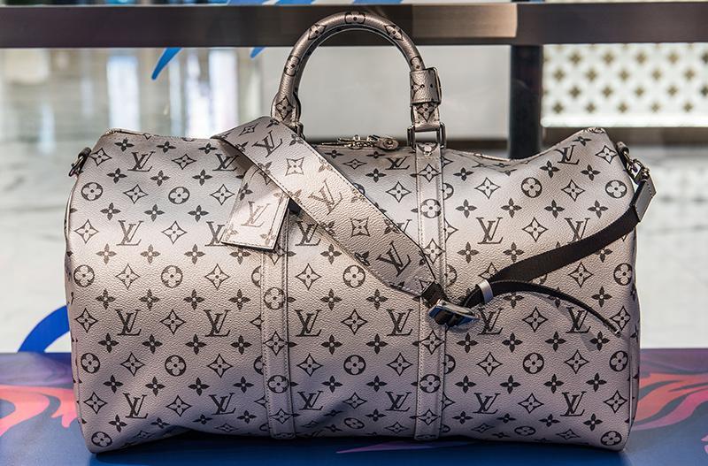 Louis Vuitton2 018 春夏男装系列 在北京SKP一楼中庭开出了特别限时店