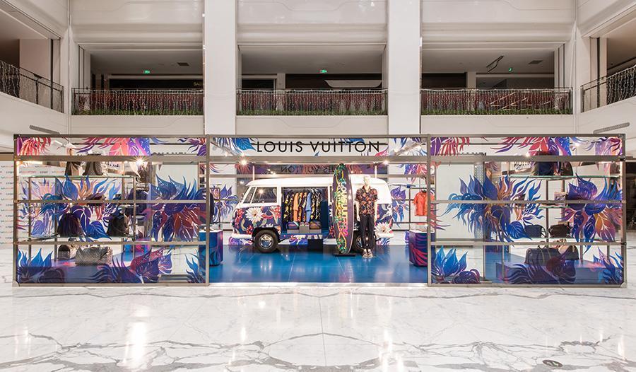 Louis Vuitton2 018 春夏男装系列 在北京SKP一楼中庭开出了特别限时店