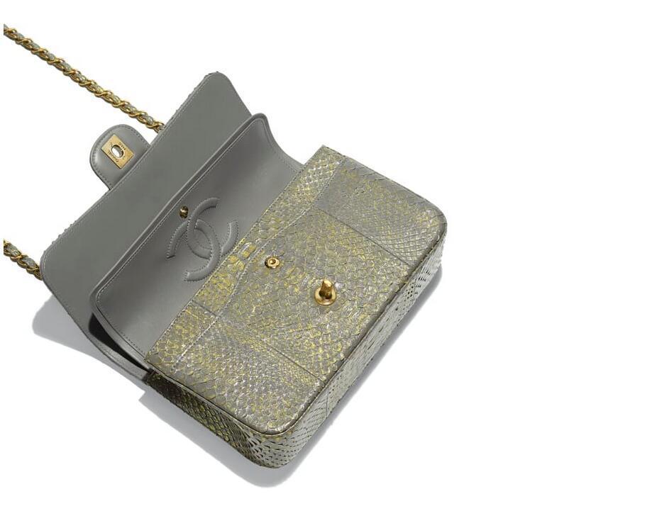 香奈儿chanel2018新款包包 经典口盖包 灰色蟒蛇皮与黄铜金属