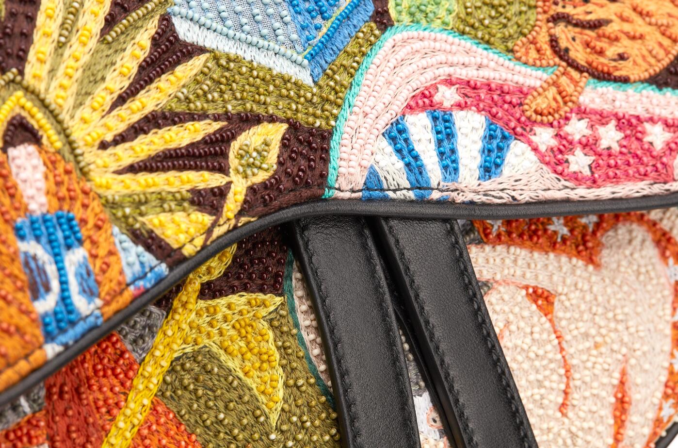 迪奥 Dior Saddle丝线和珠绣“土”元素图案帆布手提包 M0446CRDC_M986