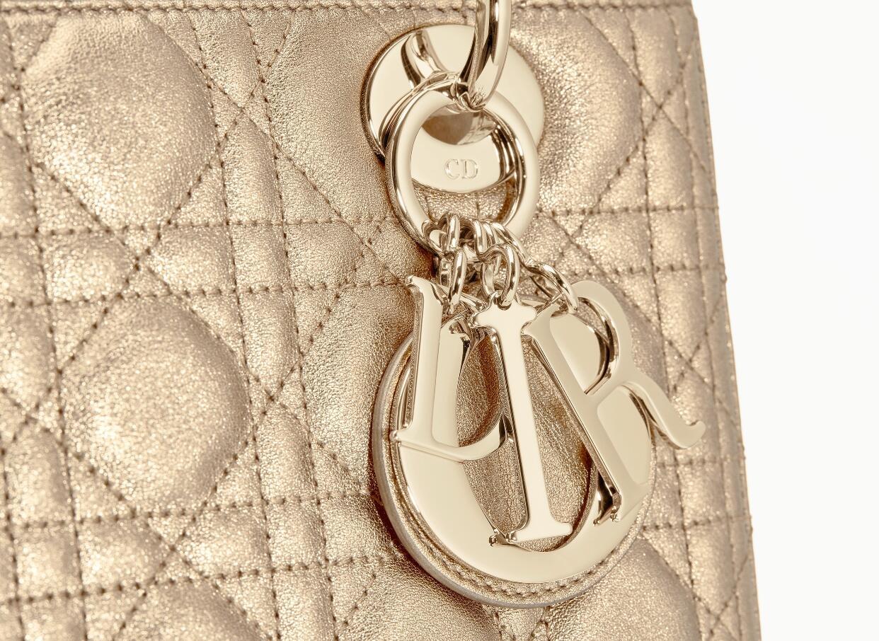 迪奥戴妃包 Lady Dior淡金色金属光泽藤格纹粒面触感小牛皮手提包