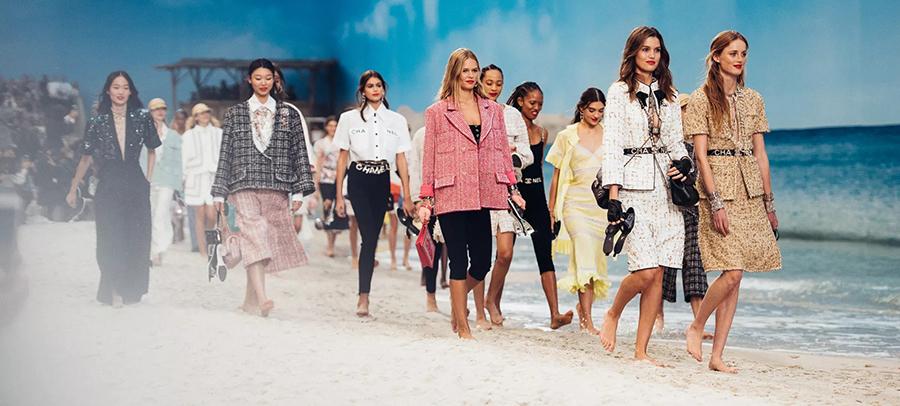CHANEL 展示了 2019 春夏高级成衣系列 最新一季 Karl Lagerfeld 延续海洋主题