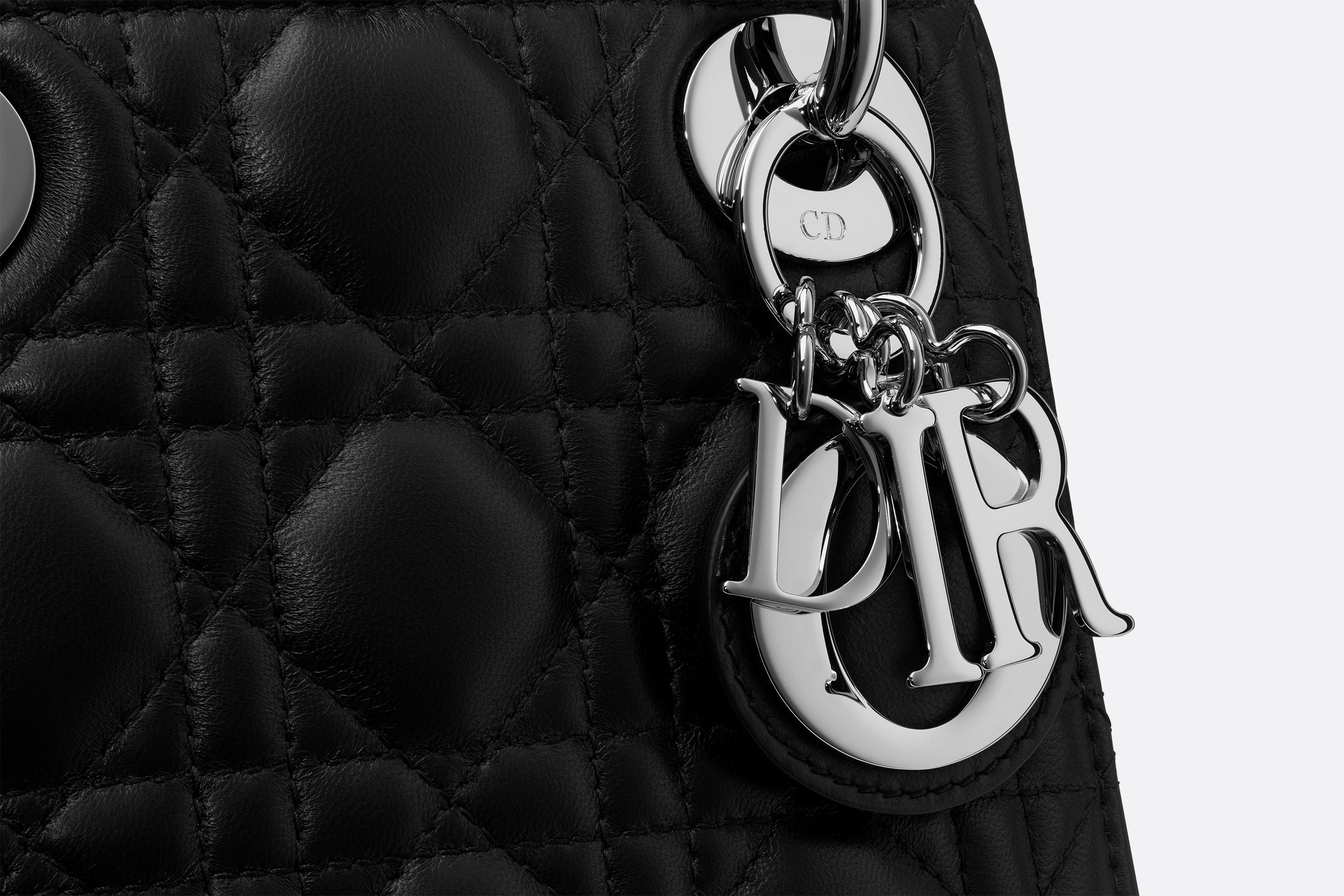 dior包包官网价格 迪奥Lady Dior黑色藤格纹小羊皮袖珍手提包