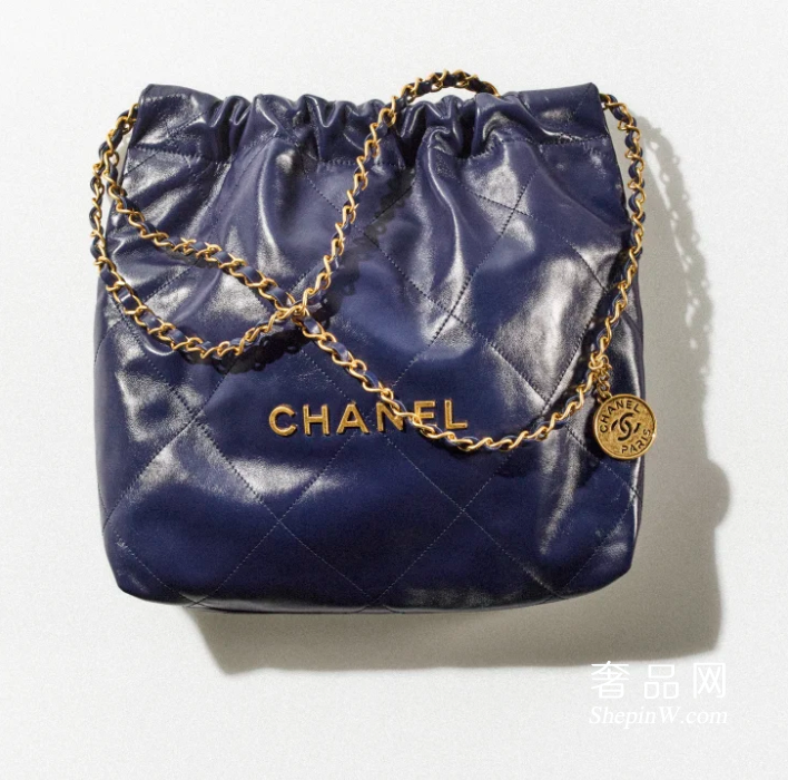 香港专柜价格 CHANEL 22 小号手袋 小牛皮与金色金属 海军蓝