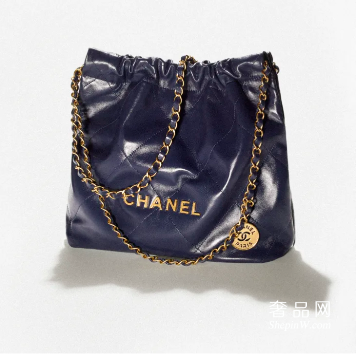 香港专柜价格 CHANEL 22 小号手袋 小牛皮与金色金属 海军蓝