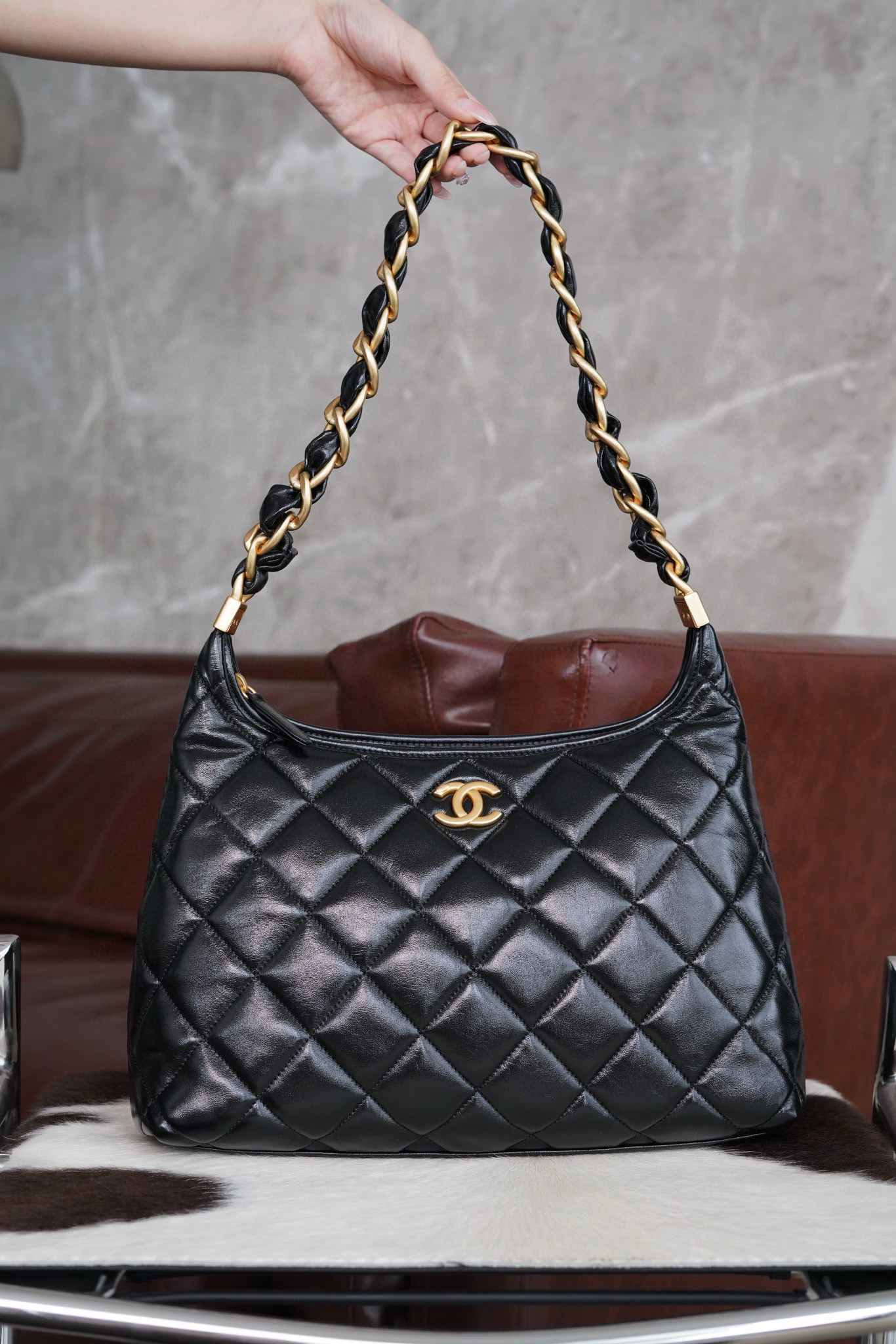 CHANEL女包官网旗舰店 新款24高级手工坊 大号黑色Hobo流浪包