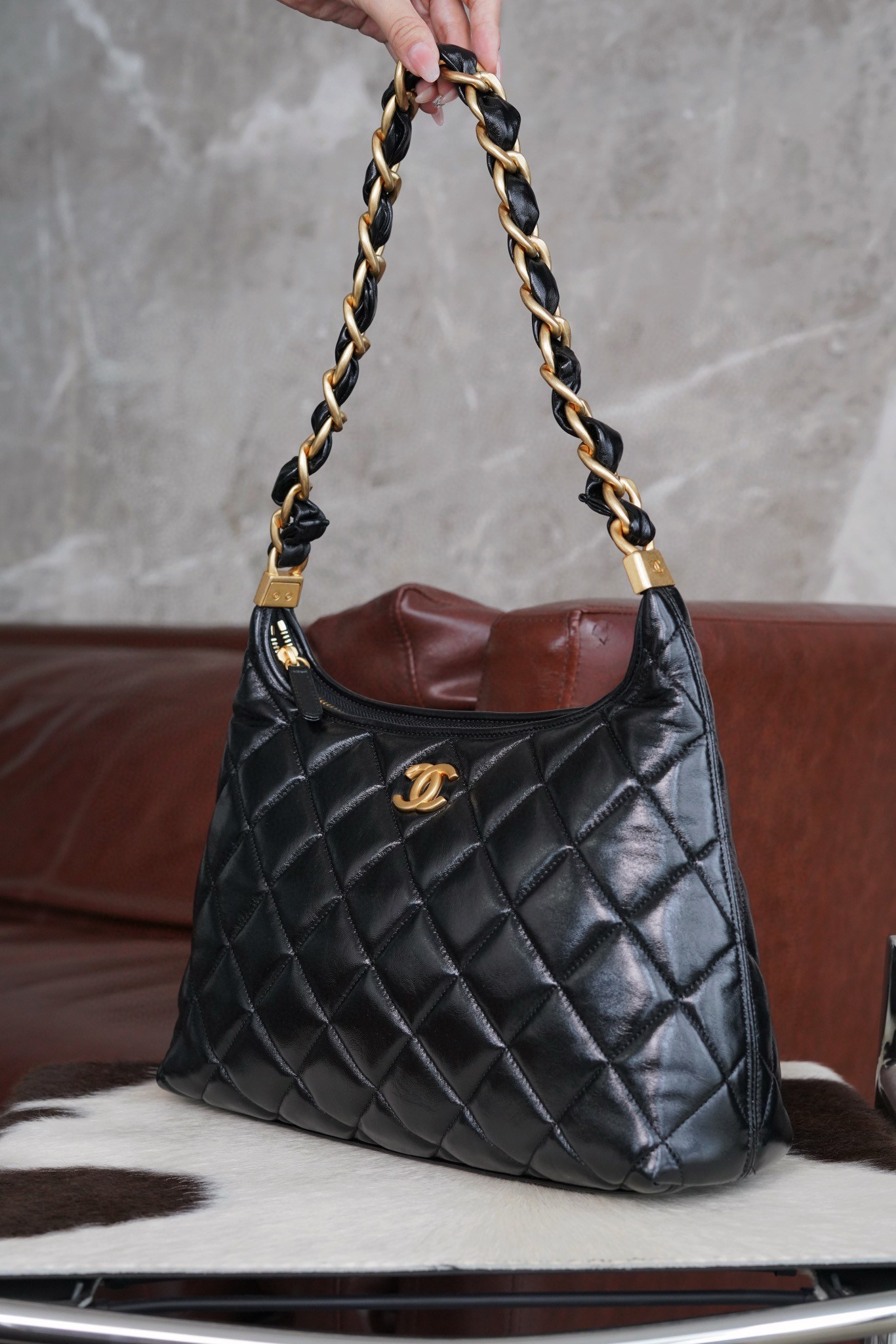 CHANEL女包官网旗舰店 新款24高级手工坊 大号黑色Hobo流浪包