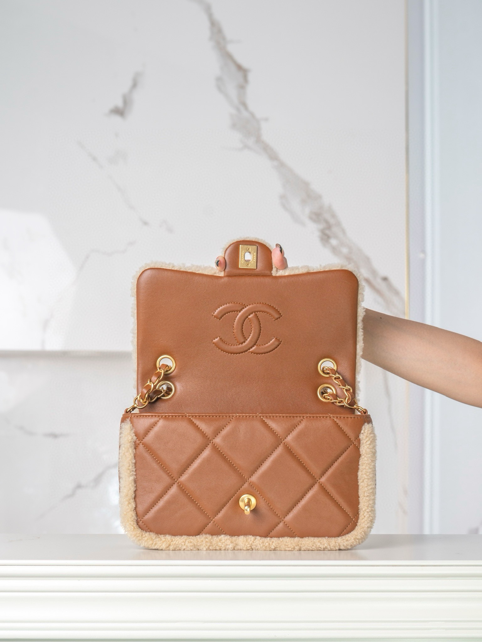 CHANEL女包官方官网售价 新款24K 经典CF方胖子泰迪熊 大号单肩包