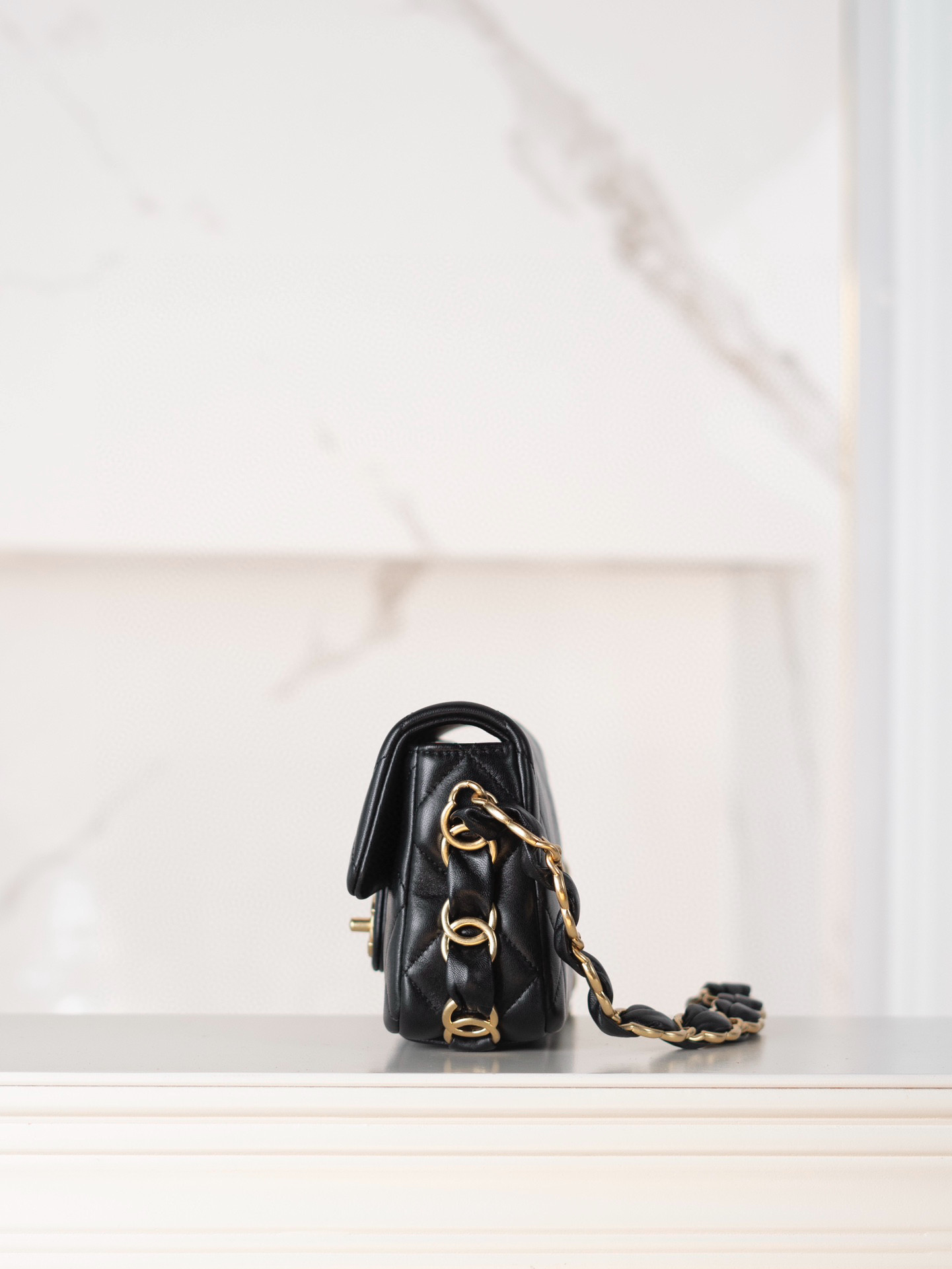 CHANEL女包中国官网价格图片 新款24K 迷你黑色粗链条腋下包