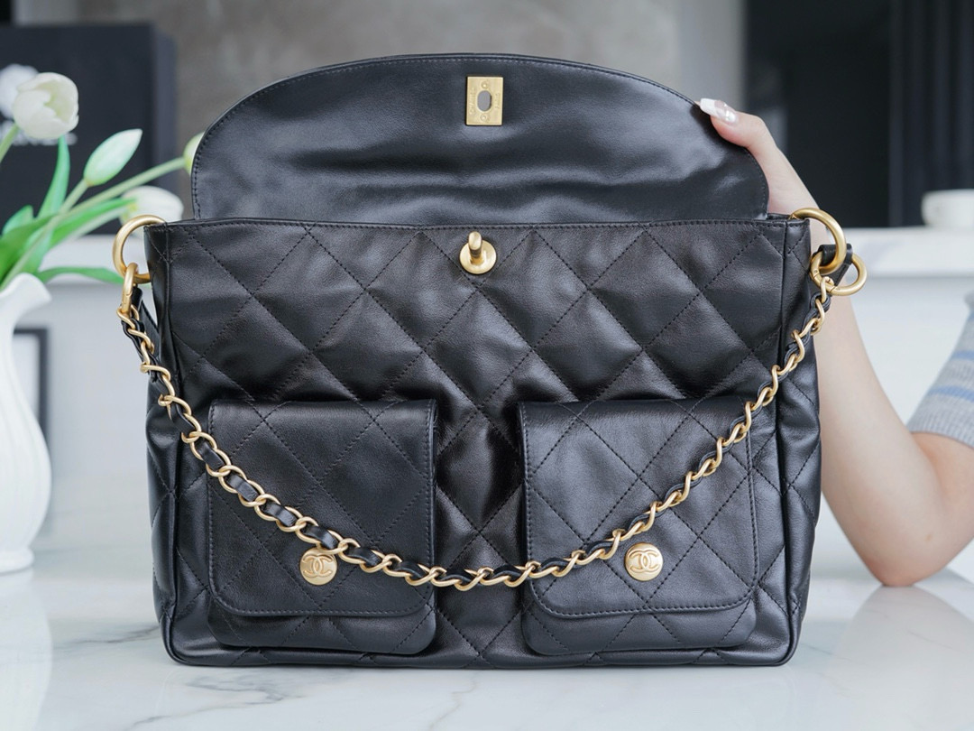Chanel品牌包包属于什么档次 24新款hobo邮差包 大号黑色