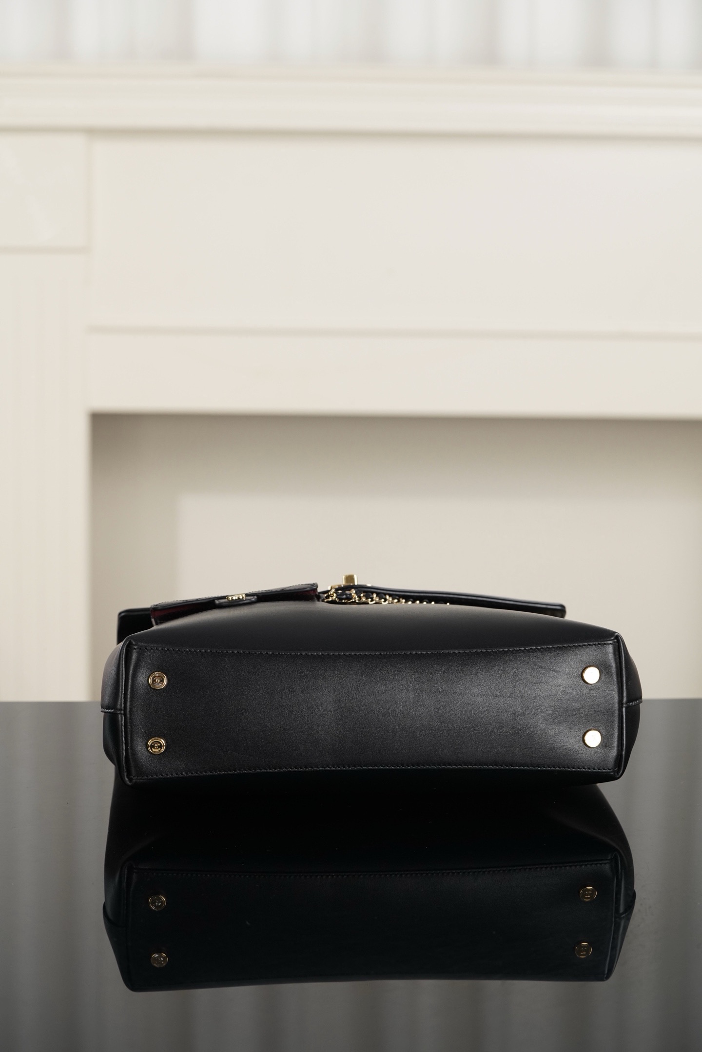 Chanel Women Bag新款26B黑金牛皮革手柄口盖包 USA