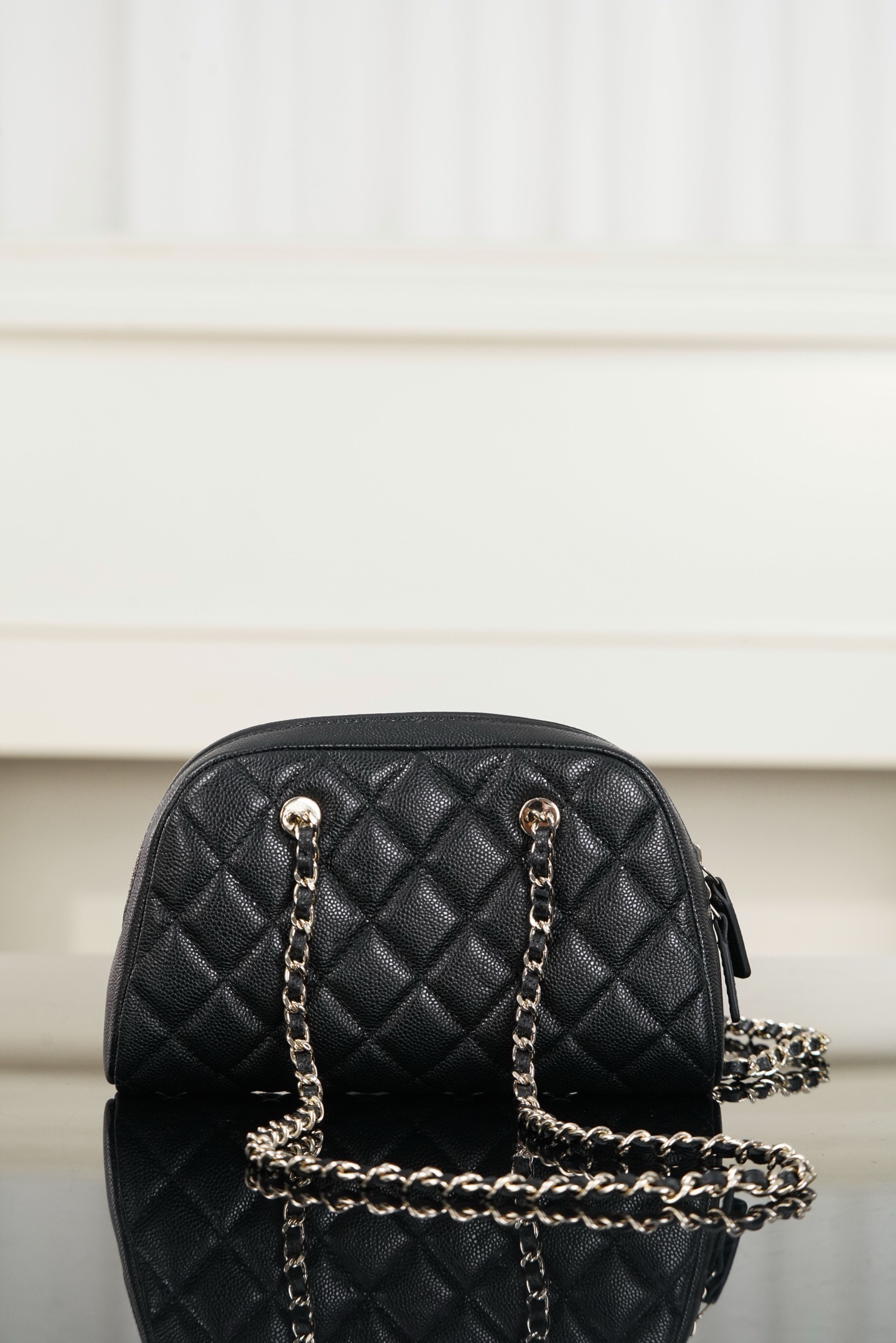 Chanel 26P系列新款官方官网黑金鱼子酱牛皮链条手拿包 Taiwan