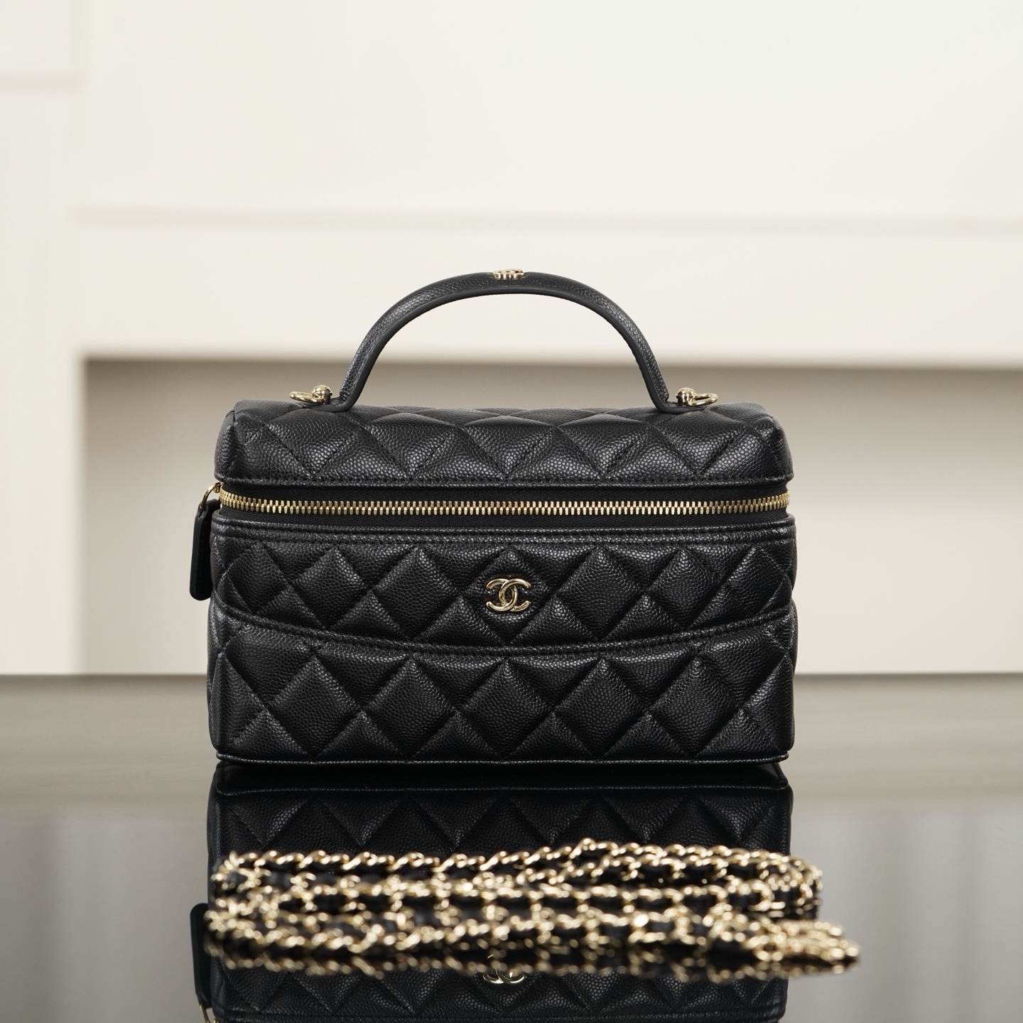 Chanel包包价格多少钱26A腰线款LP盒子包黑金荔枝纹牛皮革 Dubai