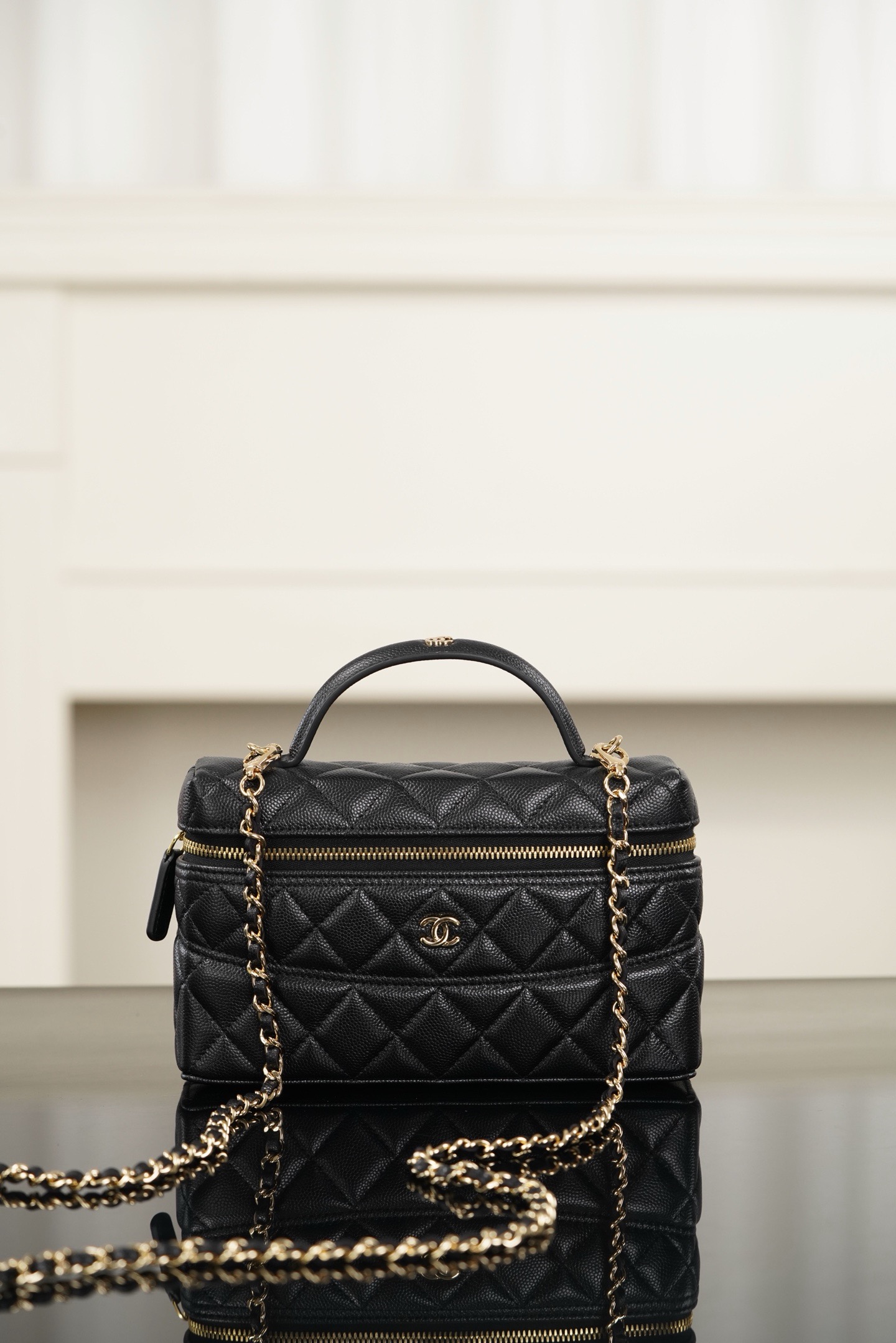 Chanel包包价格多少钱26A腰线款LP盒子包黑金荔枝纹牛皮革 Dubai