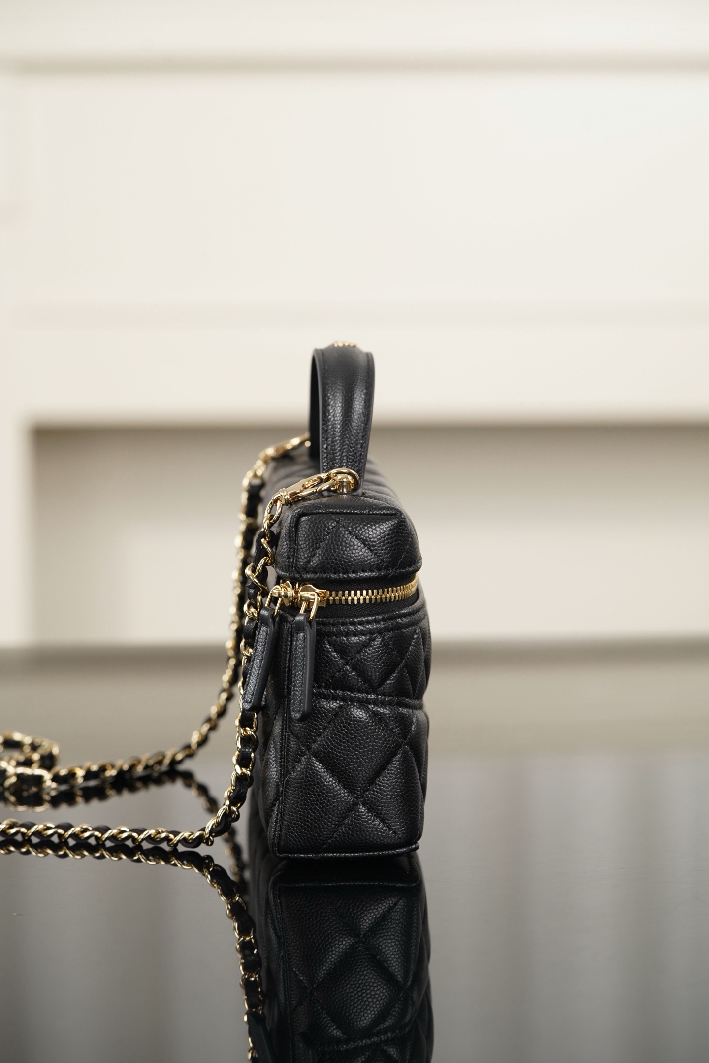 Chanel包包价格多少钱26A腰线款LP盒子包黑金荔枝纹牛皮革 Dubai
