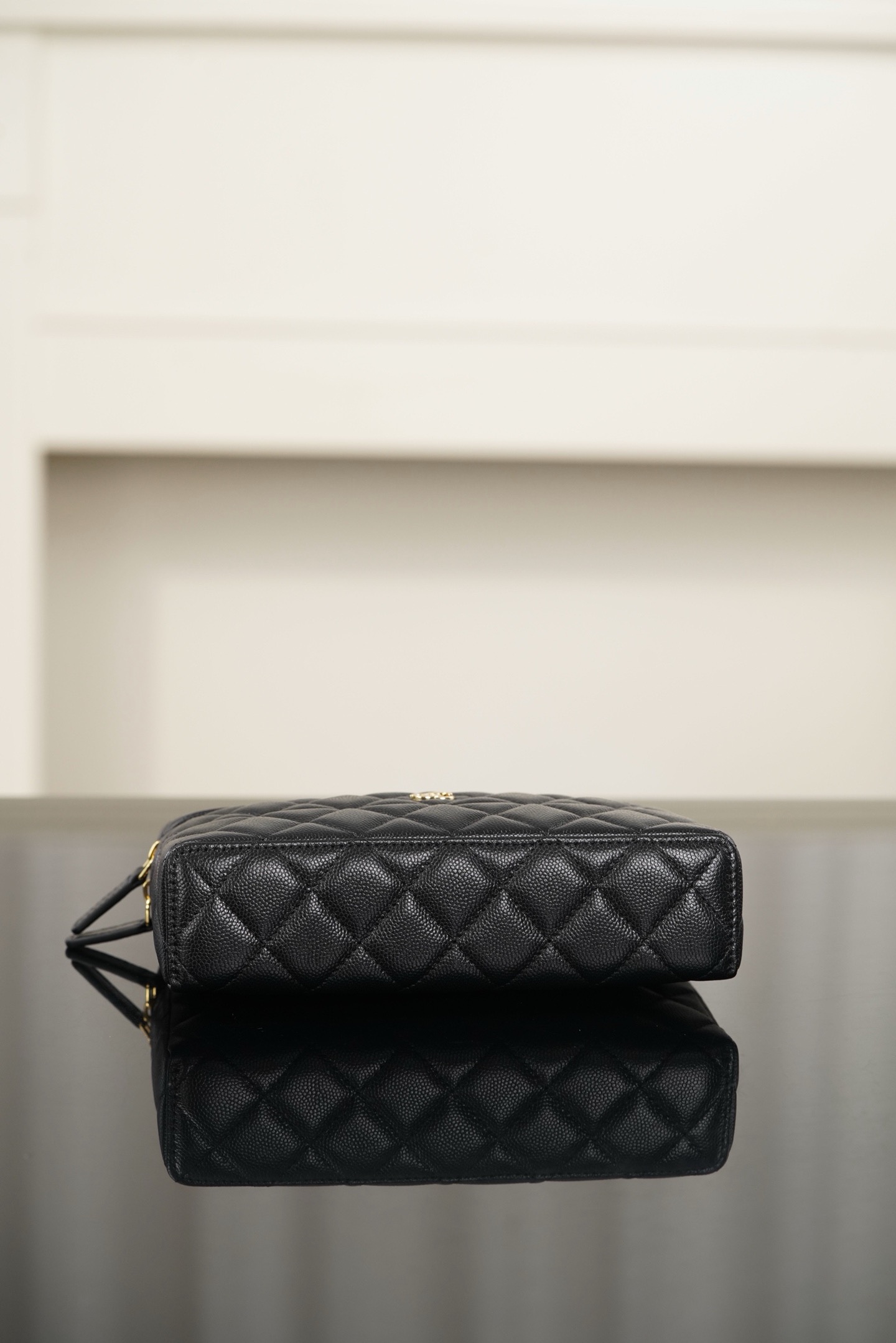 Chanel包包价格多少钱26A腰线款LP盒子包黑金荔枝纹牛皮革 Dubai