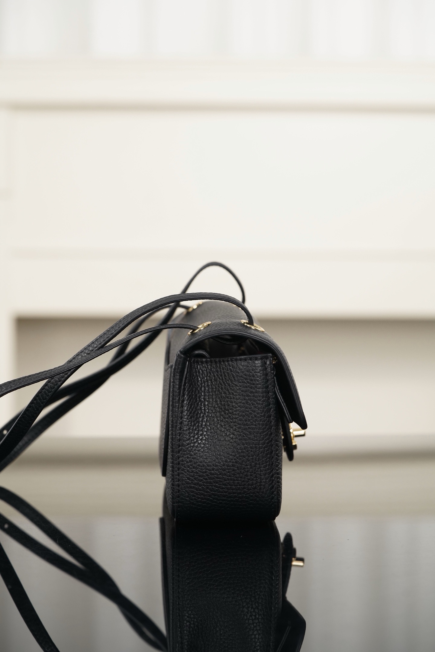 Chanel包包品牌专柜26B CF mini口盖包黑金鱼子酱牛皮 UAE