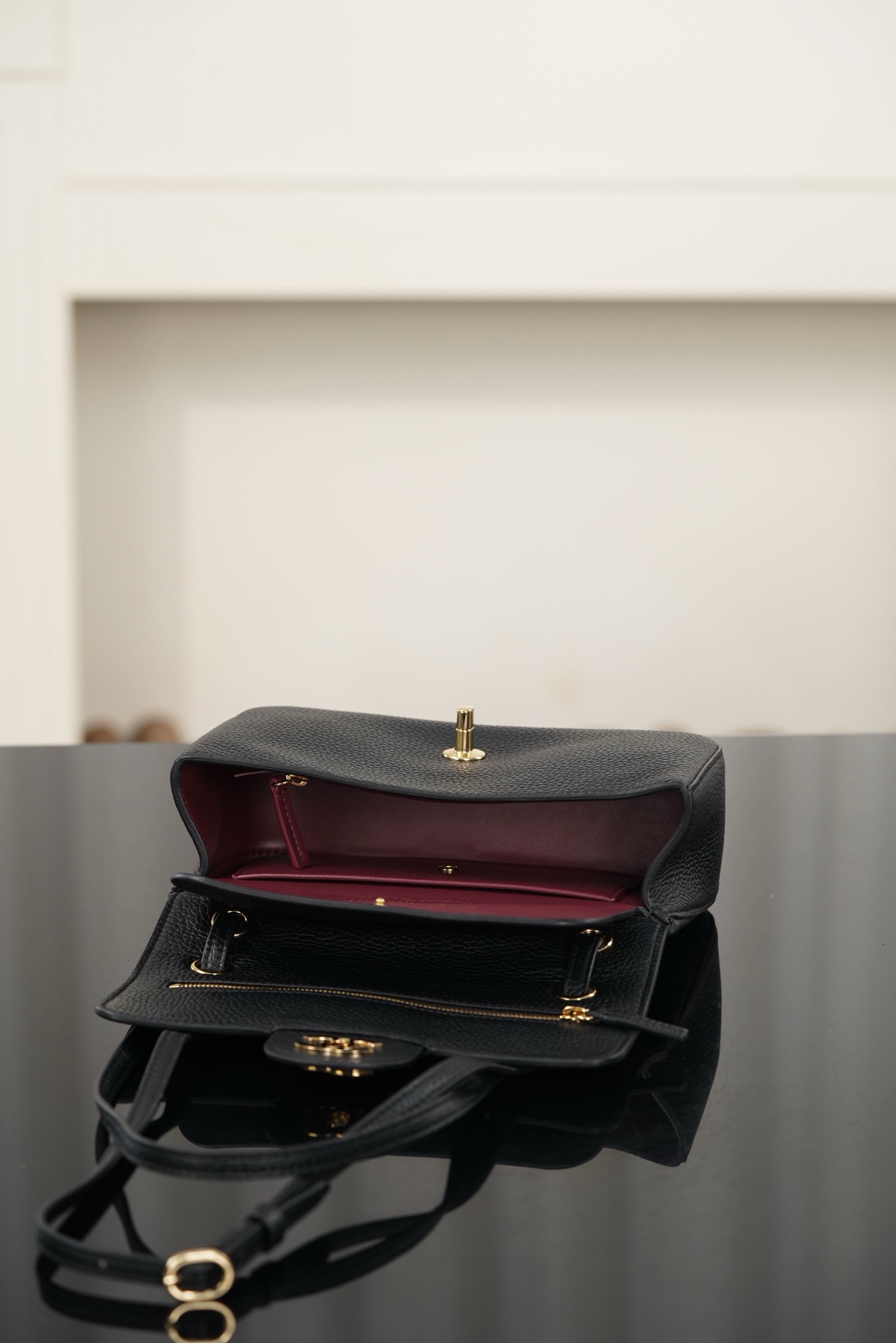 Chanel包包品牌专柜26B CF mini口盖包黑金鱼子酱牛皮 UAE