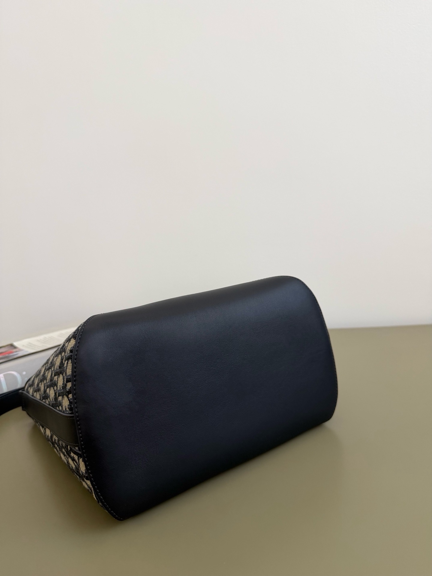 Dior包包专柜入口Medaillon水桶包蓝色Oblique帆布中号斜挎包  Jakarta