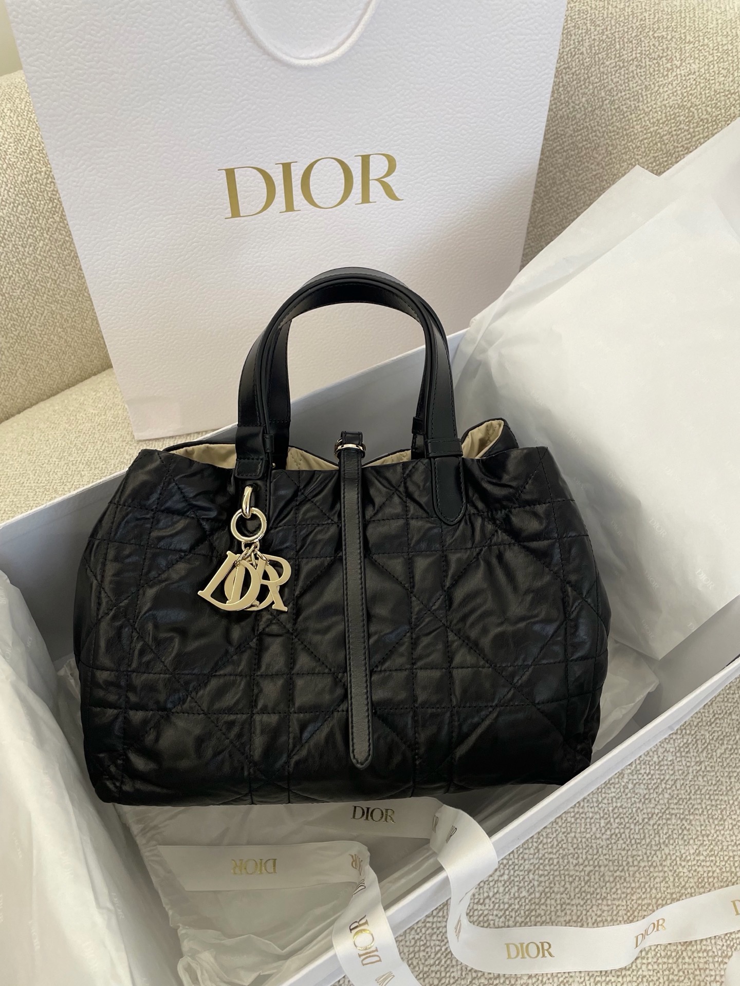 New York USA Dior包包代购多少钱 新款Toujours双面黑色菱格小牛皮手提包